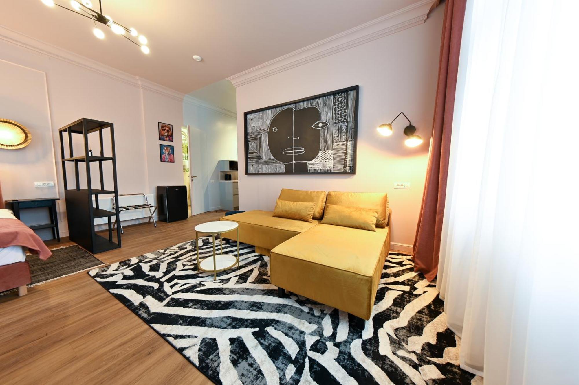 Leda Residence Oradea Bagian luar foto
