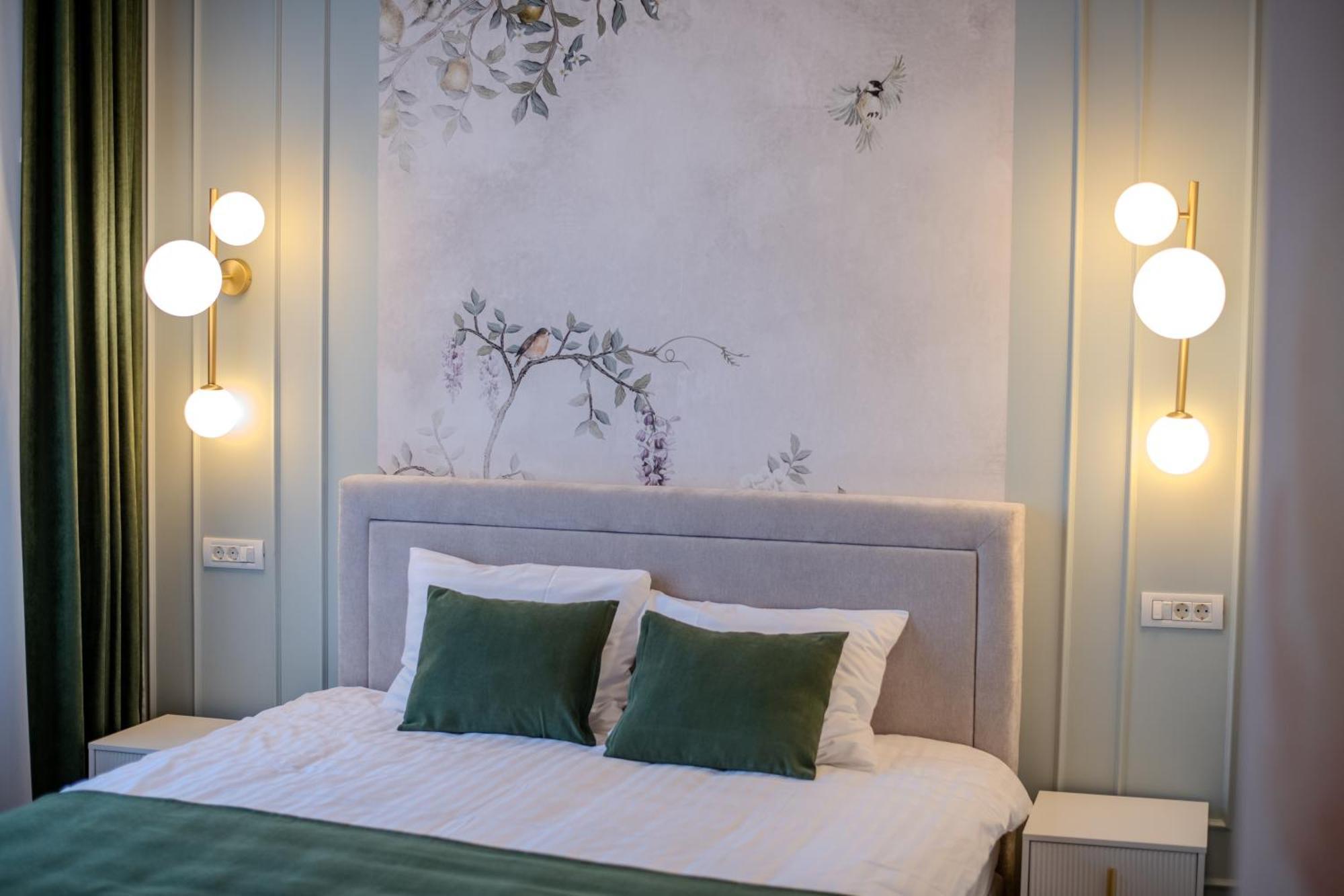Leda Residence Oradea Bagian luar foto