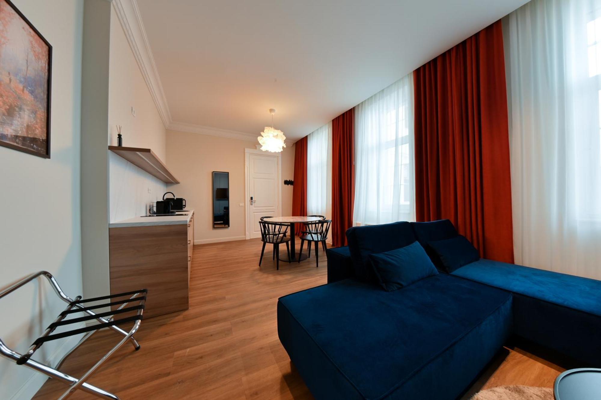 Leda Residence Oradea Bagian luar foto