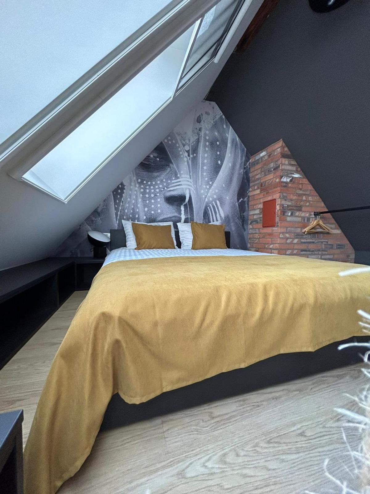 Leda Residence Oradea Bagian luar foto