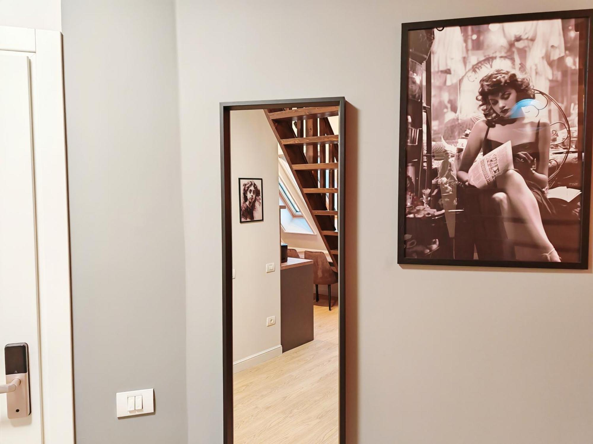 Leda Residence Oradea Bagian luar foto