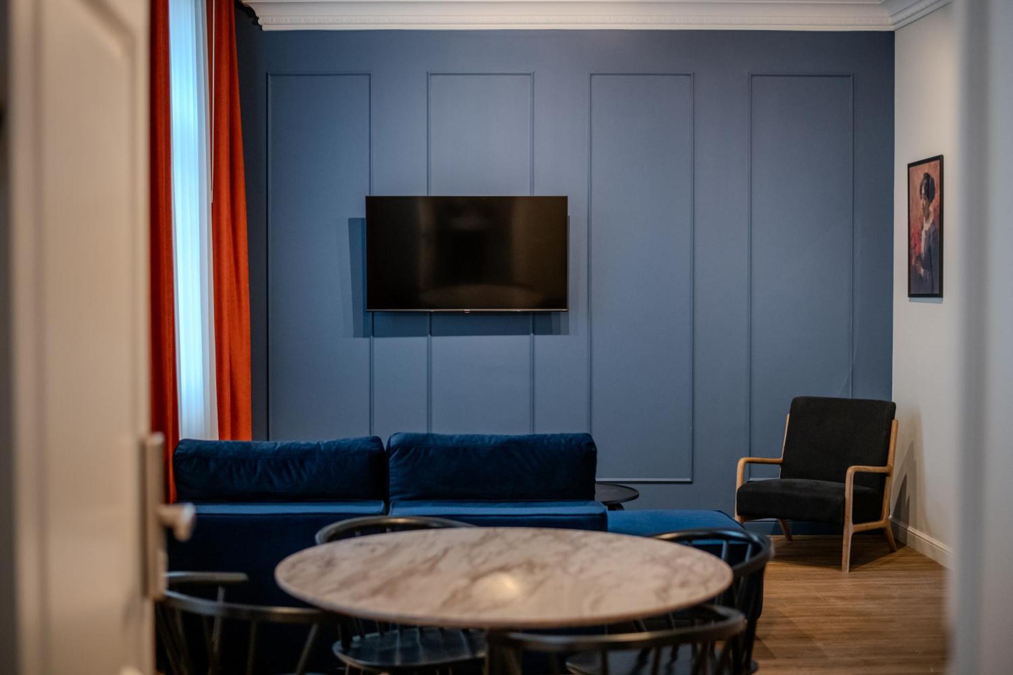 Leda Residence Oradea Bagian luar foto