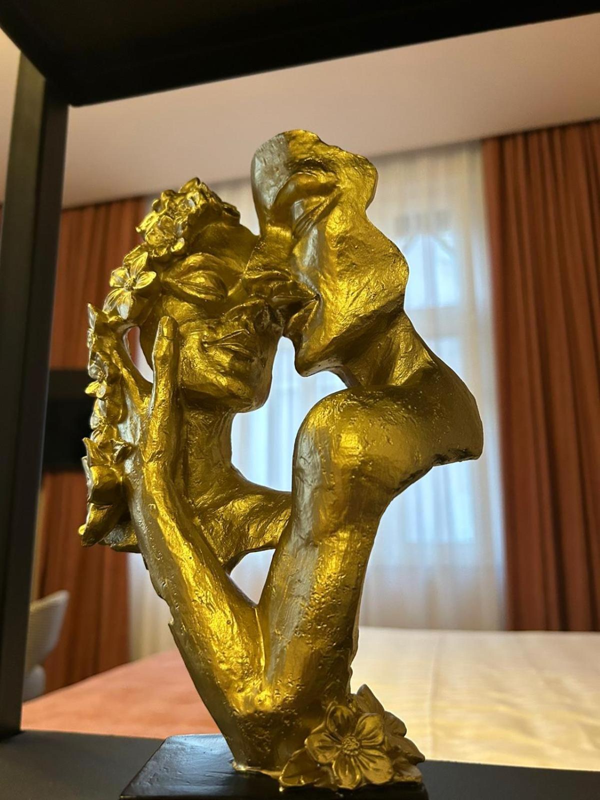 Leda Residence Oradea Bagian luar foto