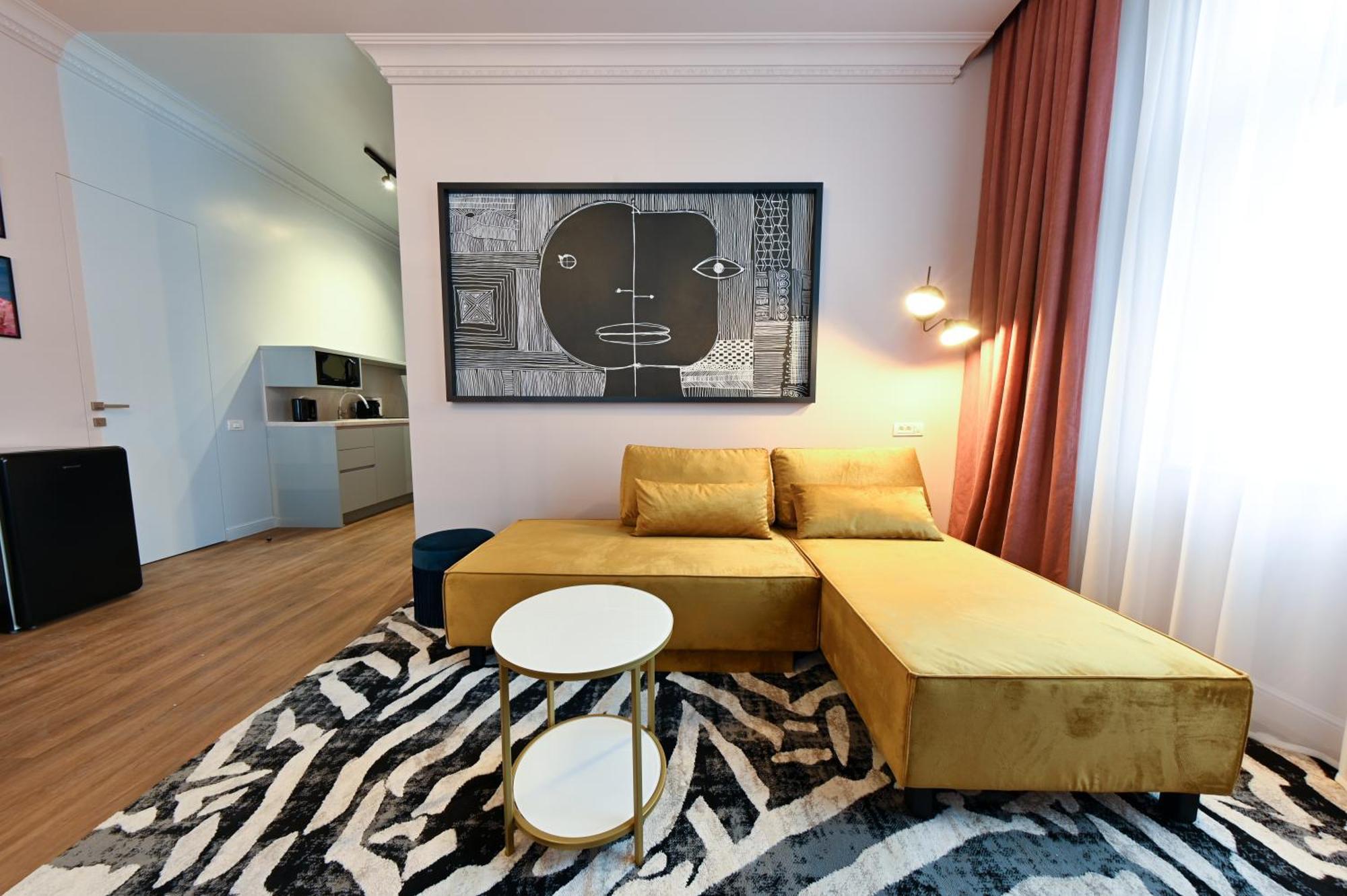 Leda Residence Oradea Bagian luar foto